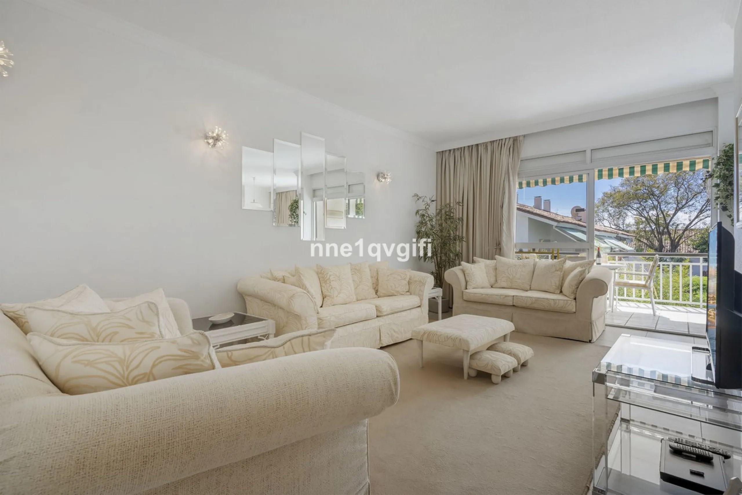 Apartment for sale in Nagüeles, Marbella – 2 bedrooms with pool