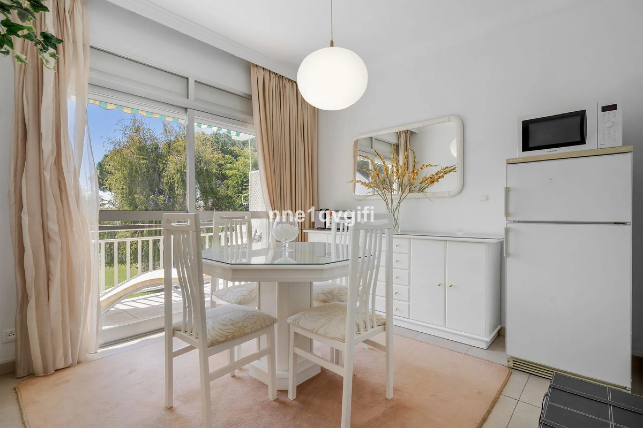 Apartment for sale in Nagüeles, Marbella – 2 bedrooms with pool