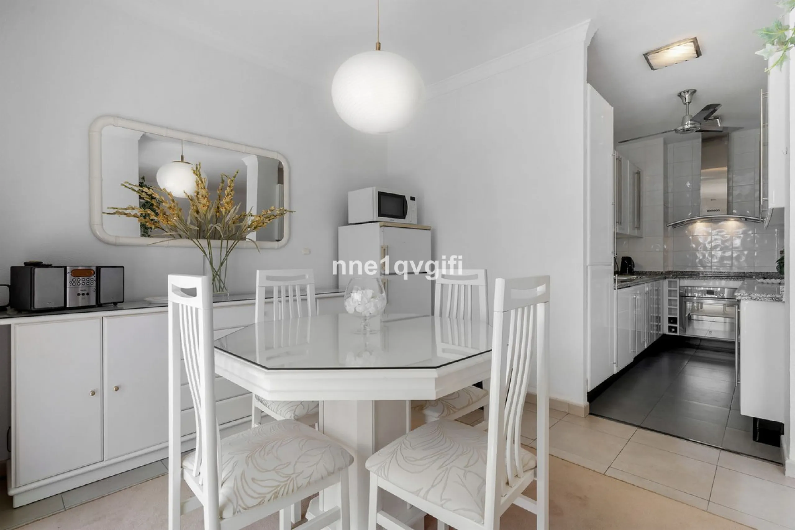 Apartment for sale in Nagüeles, Marbella – 2 bedrooms with pool