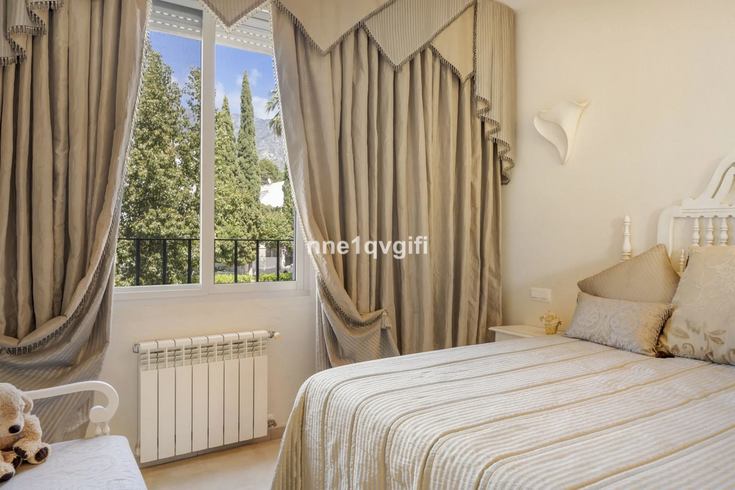 Apartment for sale in Nagüeles, Marbella – 2 bedrooms with pool