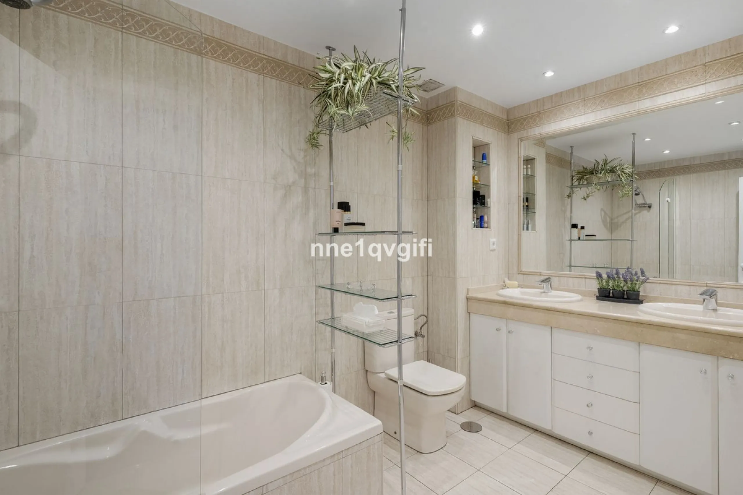 Apartment for sale in Nagüeles, Marbella – 2 bedrooms with pool