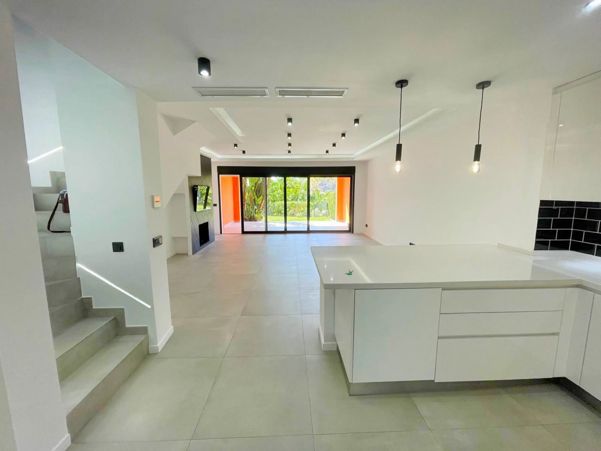 Beautiful, renovated Andalusian townhouse with 3 bedrooms for sale in Paraiso Bellevue, Benahavis