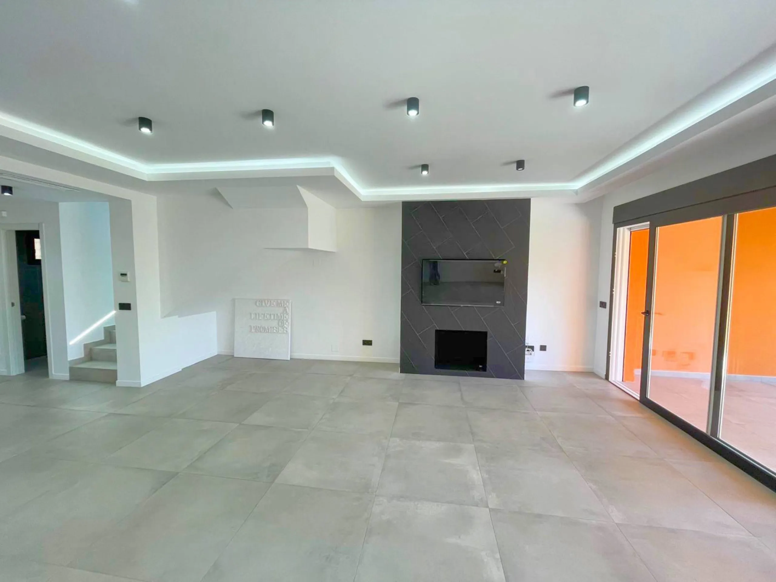 Beautiful, renovated Andalusian townhouse with 3 bedrooms for sale in Paraiso Bellevue, Benahavis