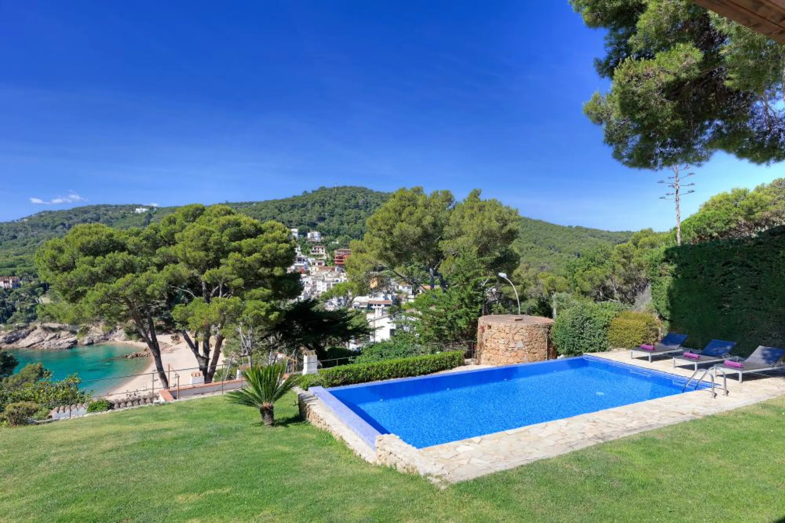 Wonderful Holiday Home with Breathtaking Sea Views in Tamariu, Costa Brava