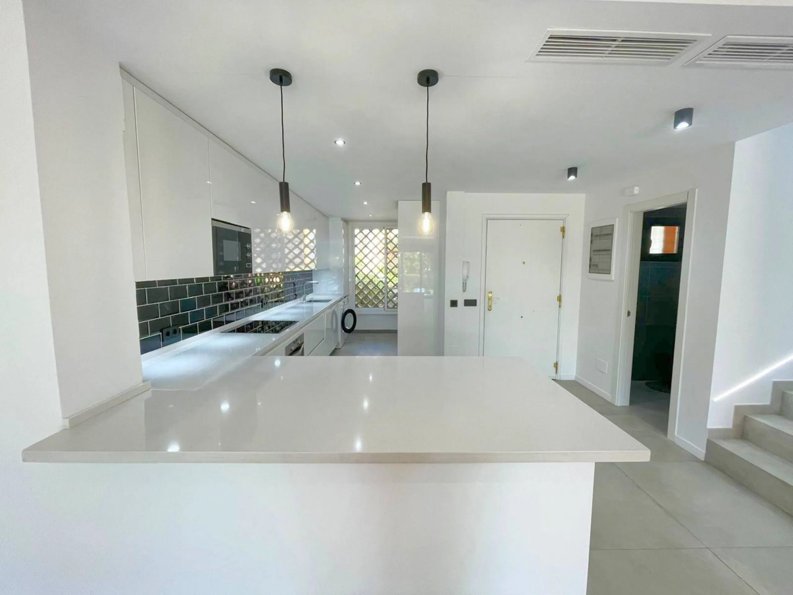 Beautiful, renovated Andalusian townhouse with 3 bedrooms for sale in Paraiso Bellevue, Benahavis