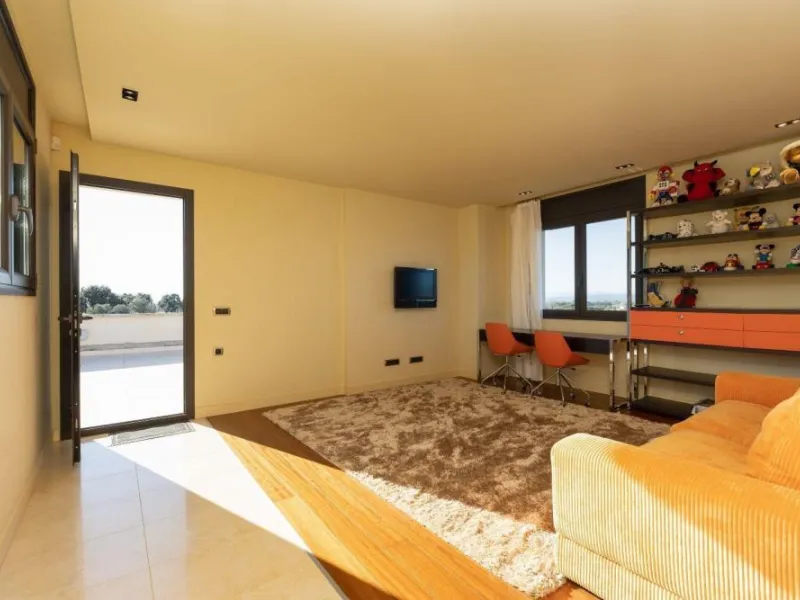 Stunning Villa in the Prestigious Peralada Golf Club, Costa Brava