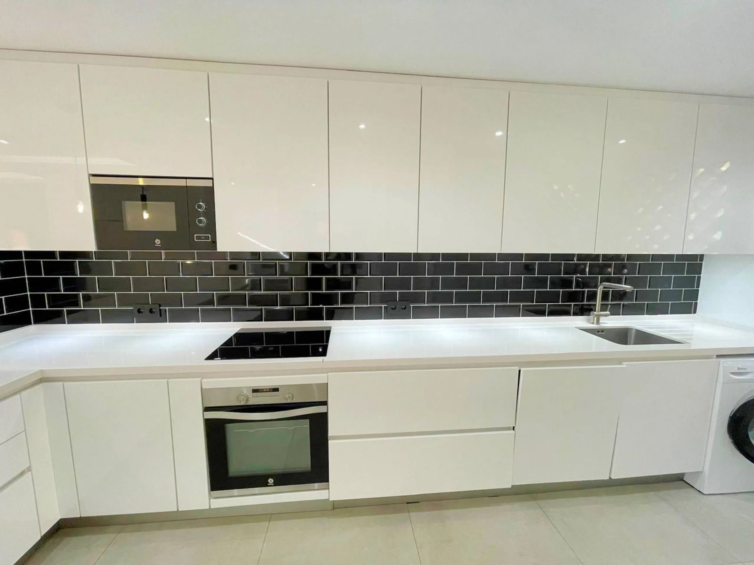 Beautiful, renovated Andalusian townhouse with 3 bedrooms for sale in Paraiso Bellevue, Benahavis