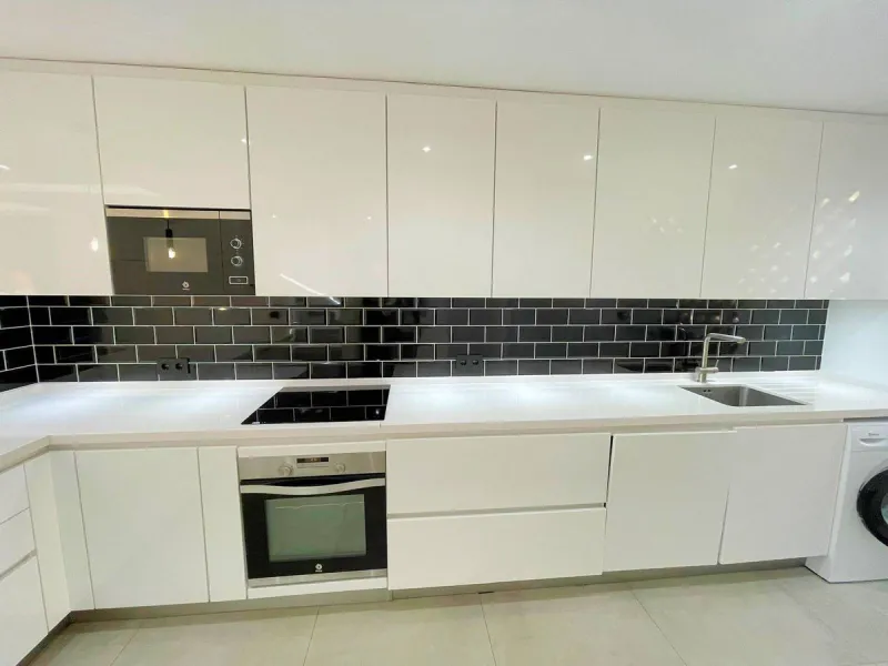 Beautiful, renovated Andalusian townhouse with 3 bedrooms for sale in Paraiso Bellevue, Benahavis