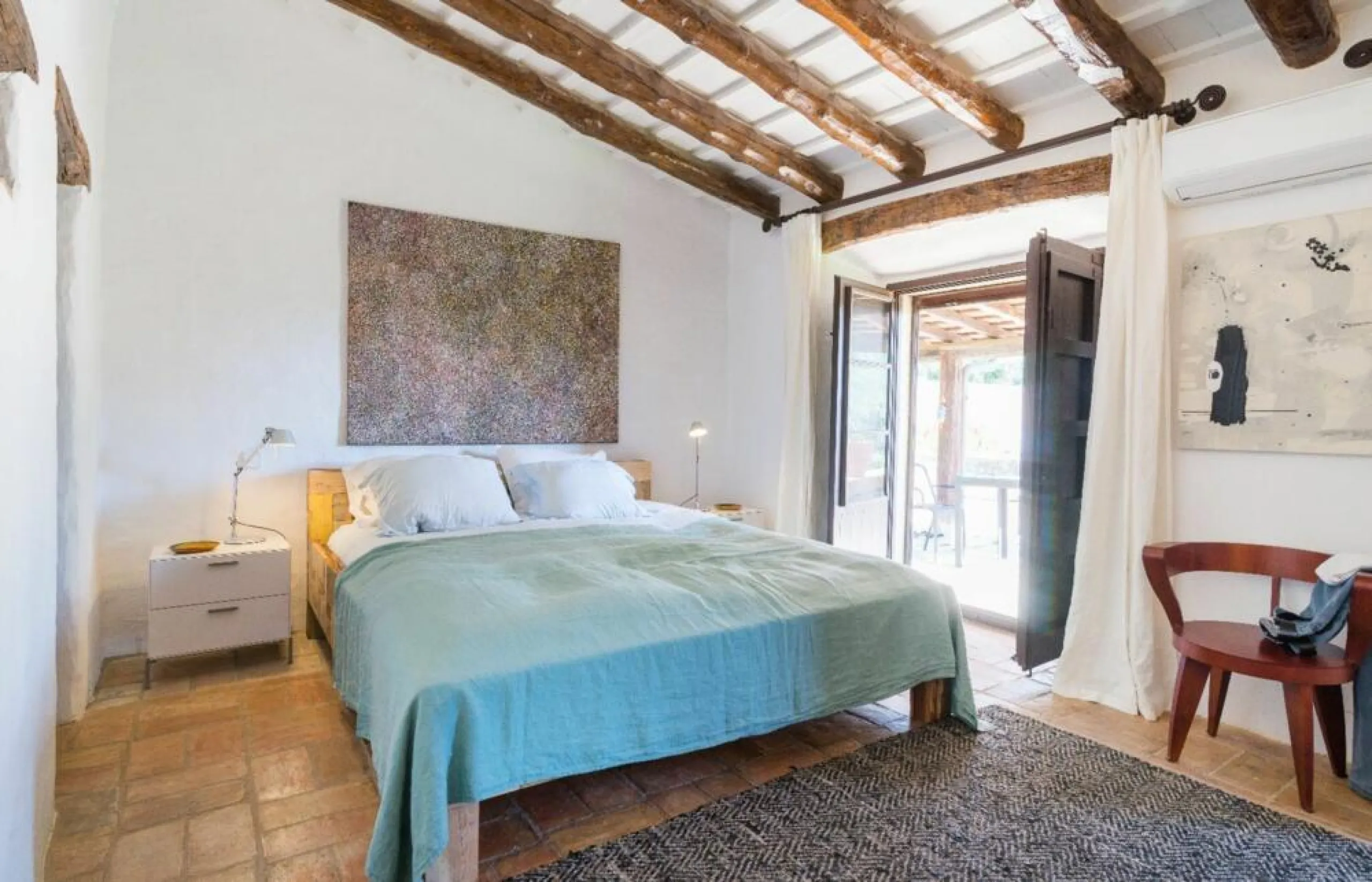 Magnífica mansión de piedra antigua en venta en la pintoresca zona montañosa de Vulpellac, Girona