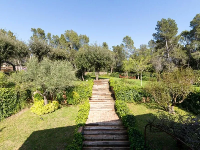 Magnífica mansión de piedra antigua en venta en la pintoresca zona montañosa de Vulpellac, Girona