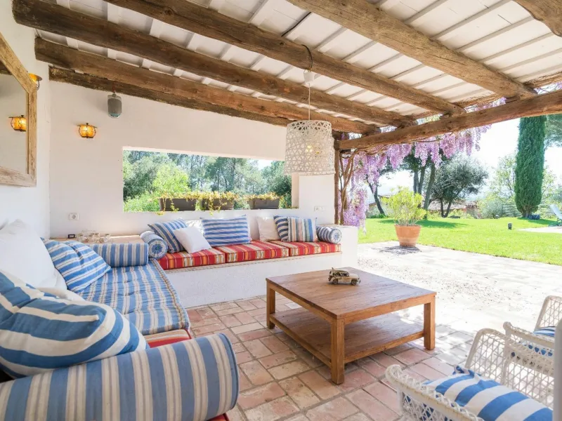 Magnífica mansión de piedra antigua en venta en la pintoresca zona montañosa de Vulpellac, Girona