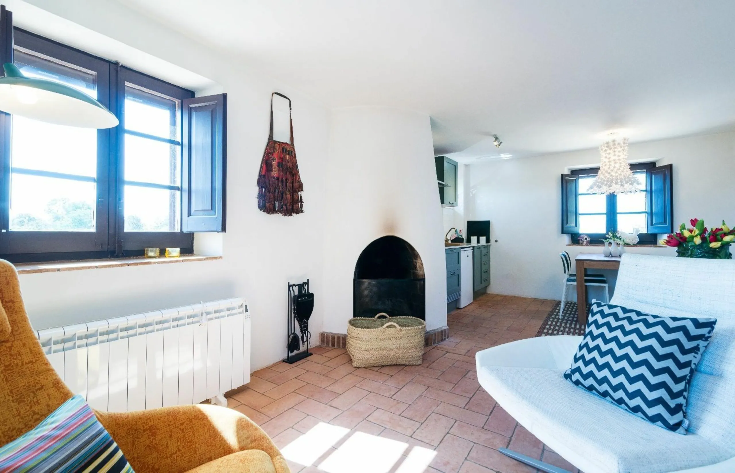 Magnífica mansión de piedra antigua en venta en la pintoresca zona montañosa de Vulpellac, Girona