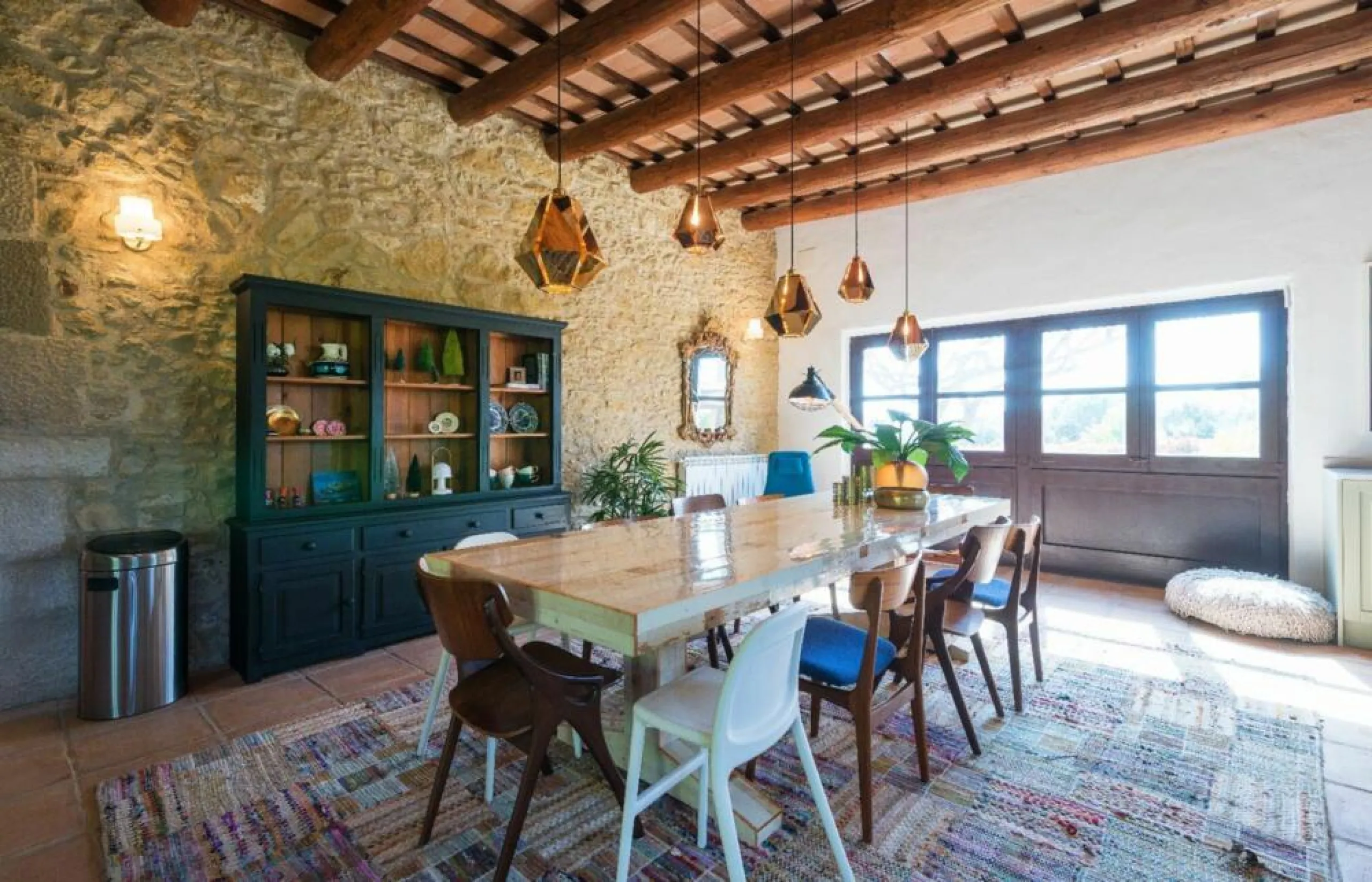 Magnífica mansión de piedra antigua en venta en la pintoresca zona montañosa de Vulpellac, Girona