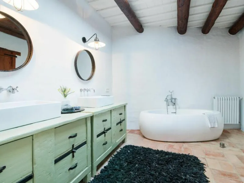 Magnífica mansión de piedra antigua en venta en la pintoresca zona montañosa de Vulpellac, Girona