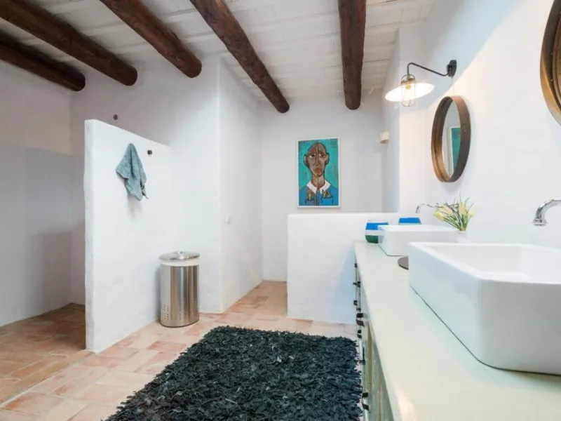 Magnífica mansión de piedra antigua en venta en la pintoresca zona montañosa de Vulpellac, Girona