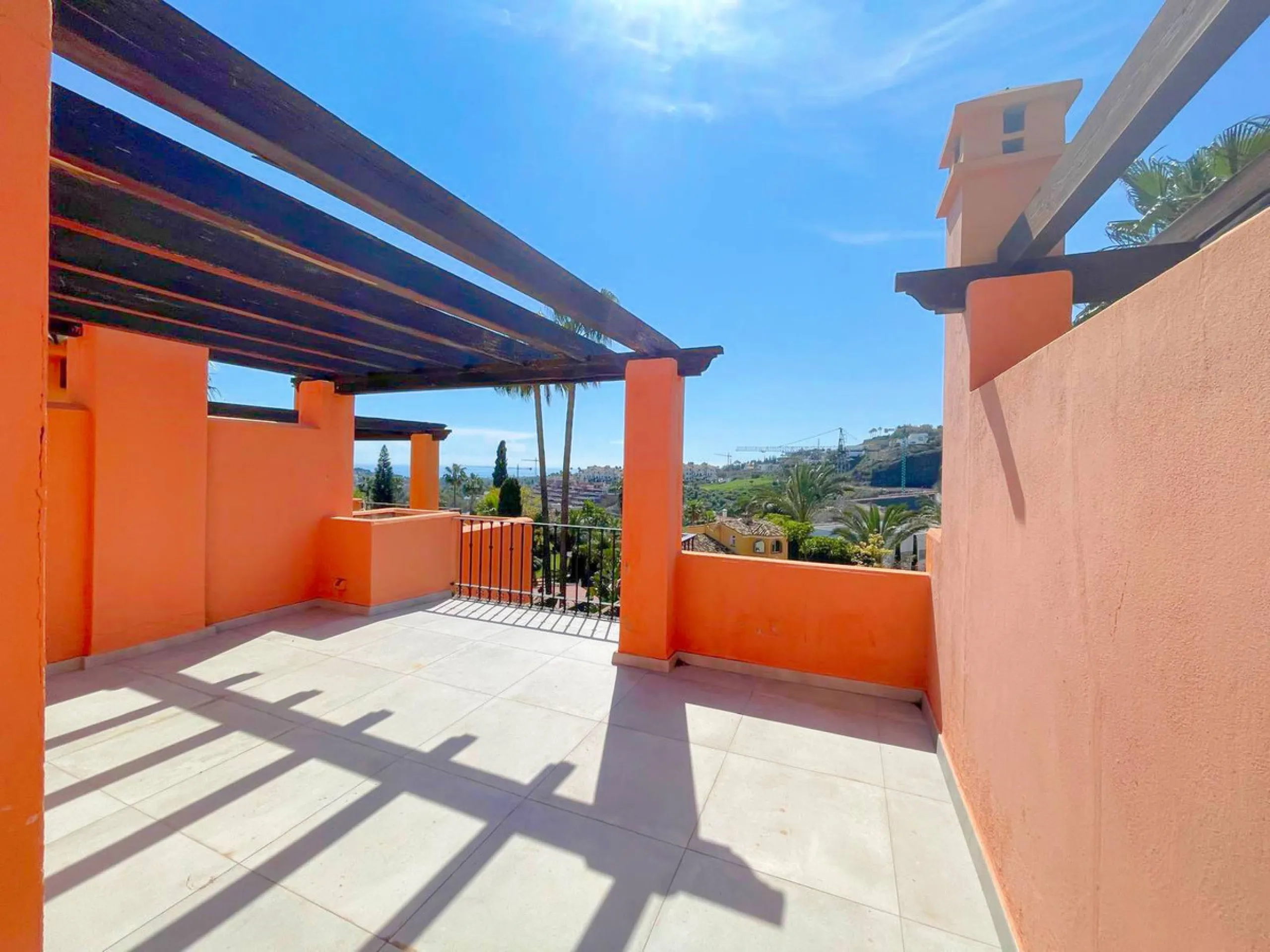 Beautiful, renovated Andalusian townhouse with 3 bedrooms for sale in Paraiso Bellevue, Benahavis
