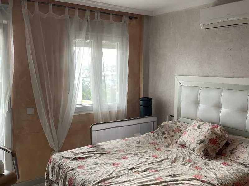 This property is situated in a quiet residential area of Riviera del Sol, with excellent amenities and facilities nearby. It is just a few minutes' drive from the beach and in the heart of Mijas, very close to the Miraflores Golf Club. This flat is situat
