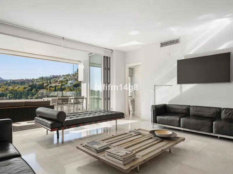 Apartment - Middle Floor Apartment в продаже в Benahavís, Málaga. В доме 3 спален и 2 ванных комнат. Площадь дома 141 м²