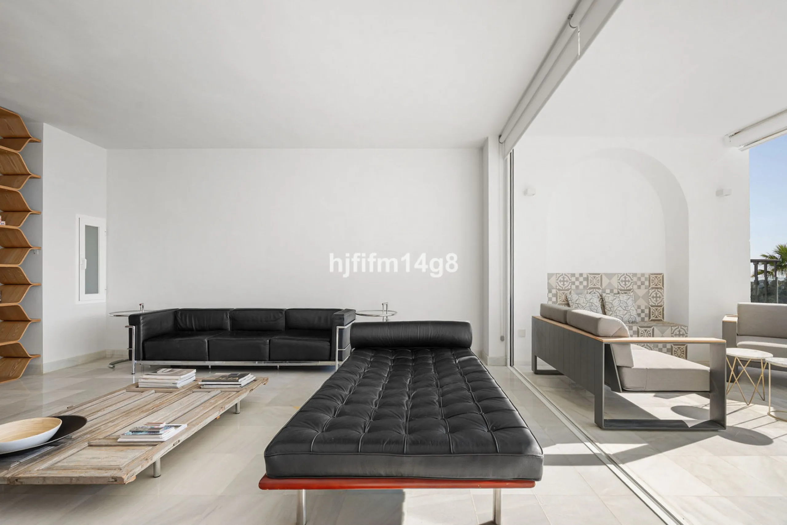 Apartment - Middle Floor Apartment в продаже в Benahavís, Málaga. В доме 3 спален и 2 ванных комнат. Площадь дома 141 м²