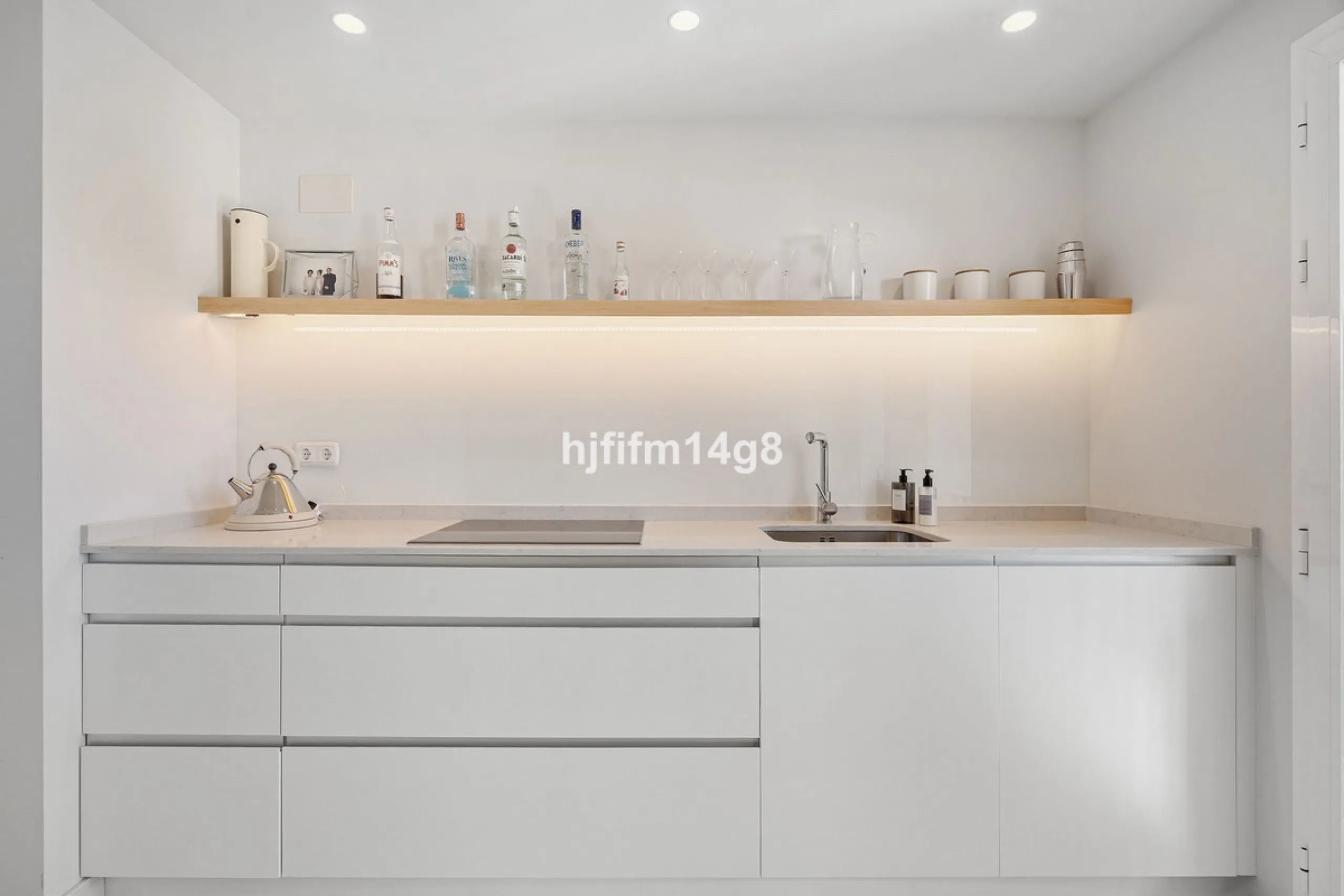 Apartment - Middle Floor Apartment в продаже в Benahavís, Málaga. В доме 3 спален и 2 ванных комнат. Площадь дома 141 м²