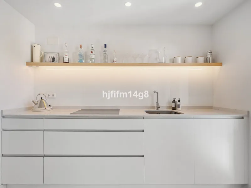 Apartment - Middle Floor Apartment в продаже в Benahavís, Málaga. В доме 3 спален и 2 ванных комнат. Площадь дома 141 м²