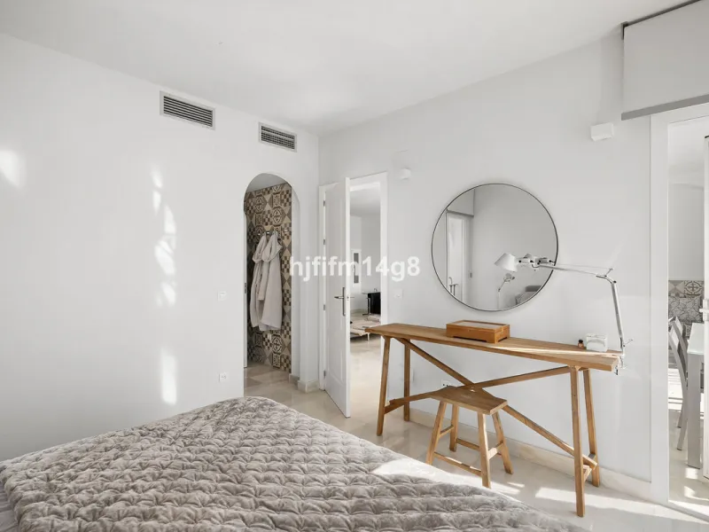 Apartment - Middle Floor Apartment в продаже в Benahavís, Málaga. В доме 3 спален и 2 ванных комнат. Площадь дома 141 м²