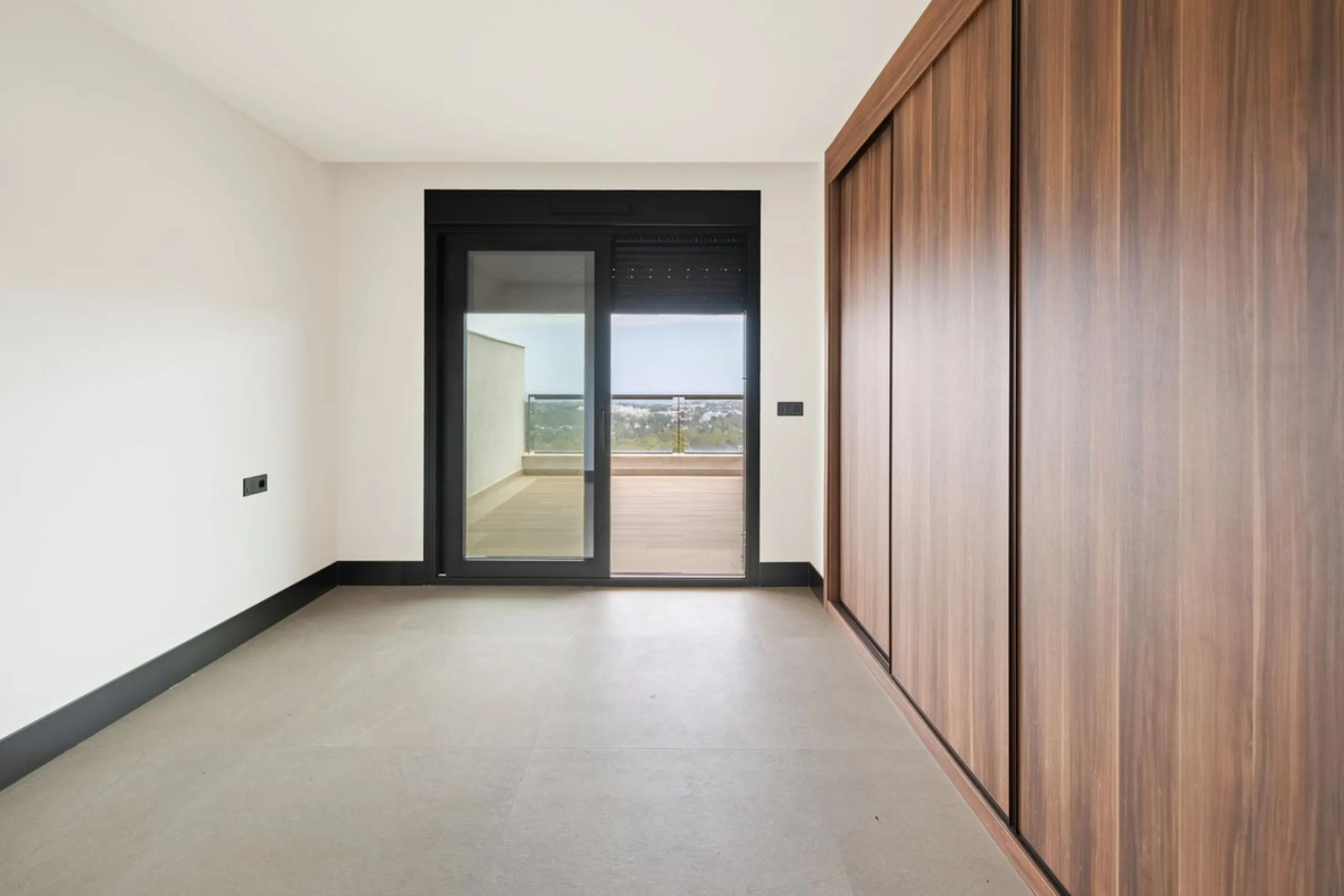 Apartment - Middle Floor Apartment в продаже в Marbella, Málaga. В доме 2 спален и 2 ванных комнат. Площадь дома 100 м²