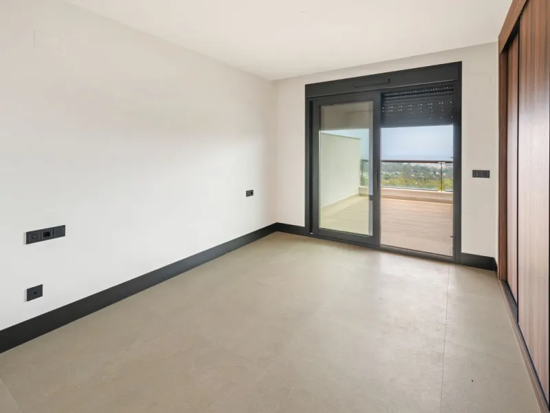 Apartment - Middle Floor Apartment в продаже в Marbella, Málaga. В доме 2 спален и 2 ванных комнат. Площадь дома 100 м²