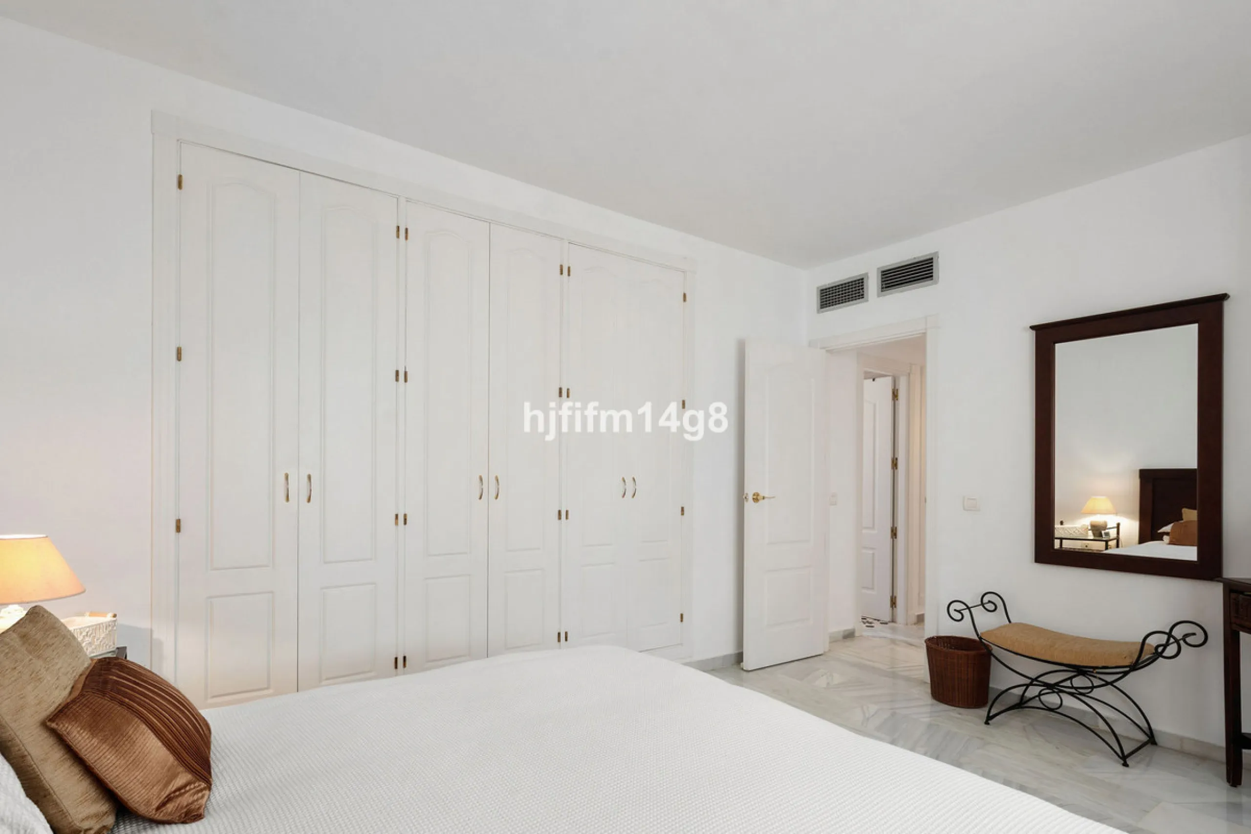 Apartment - Penthouse в продаже в Marbella, Málaga. В доме 1 спален и 1 ванных комнат. Площадь дома 103 м²