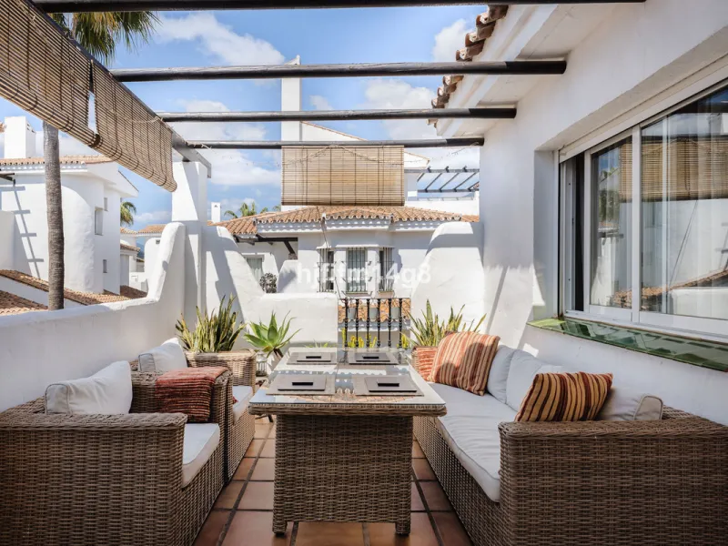Apartment - Penthouse в продаже в Marbella, Málaga. В доме 1 спален и 1 ванных комнат. Площадь дома 103 м²