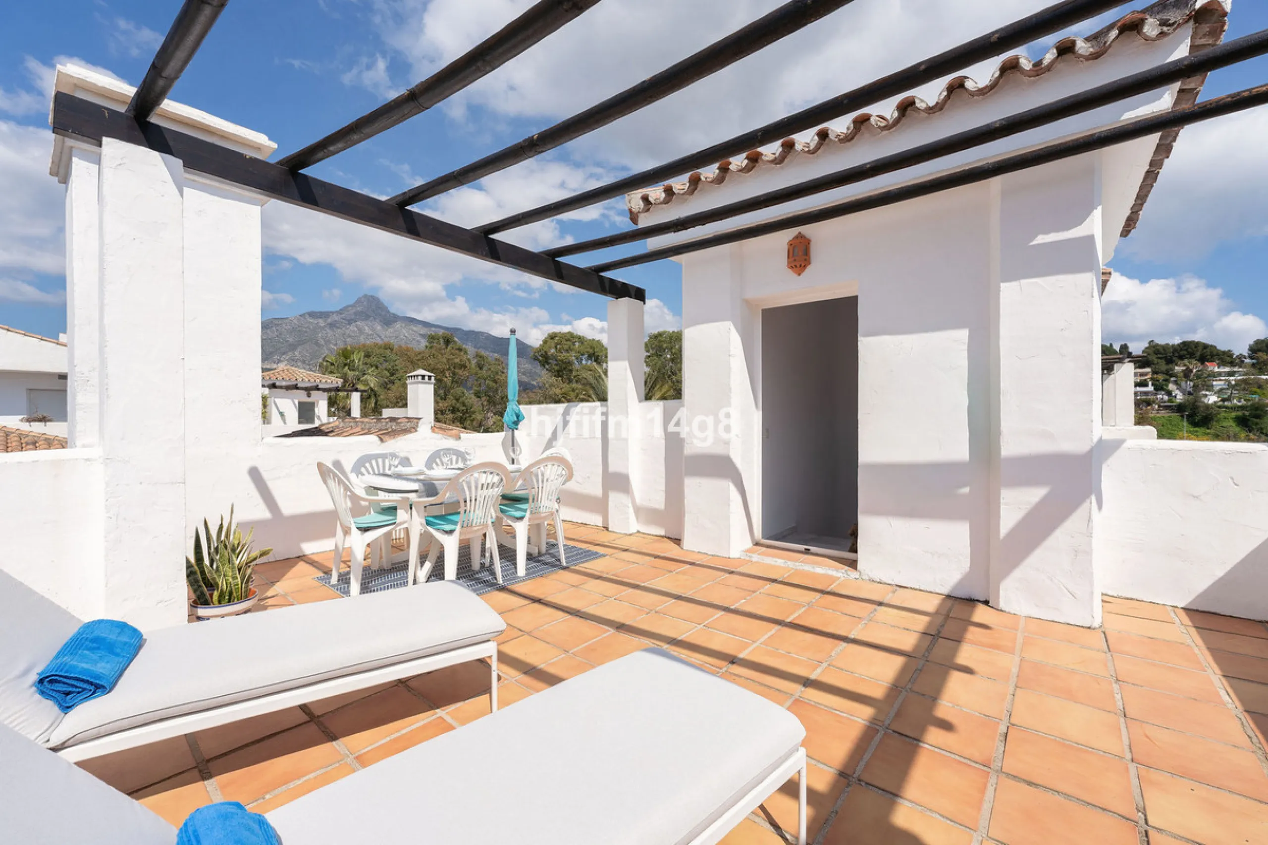 Apartment - Penthouse в продаже в Marbella, Málaga. В доме 1 спален и 1 ванных комнат. Площадь дома 103 м²