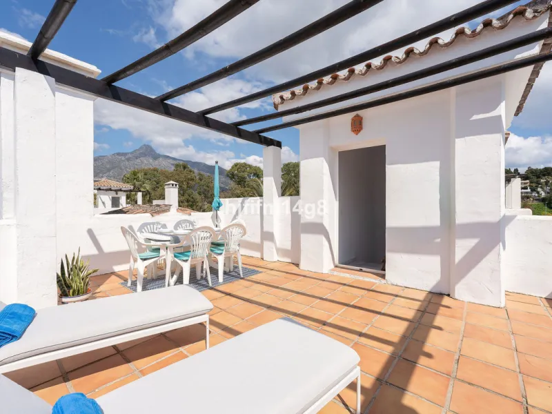 Apartment - Penthouse в продаже в Marbella, Málaga. В доме 1 спален и 1 ванных комнат. Площадь дома 103 м²