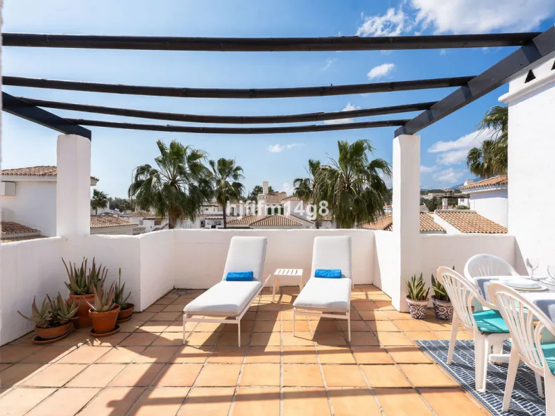 Apartment - Penthouse в продаже в Marbella, Málaga. В доме 1 спален и 1 ванных комнат. Площадь дома 103 м²