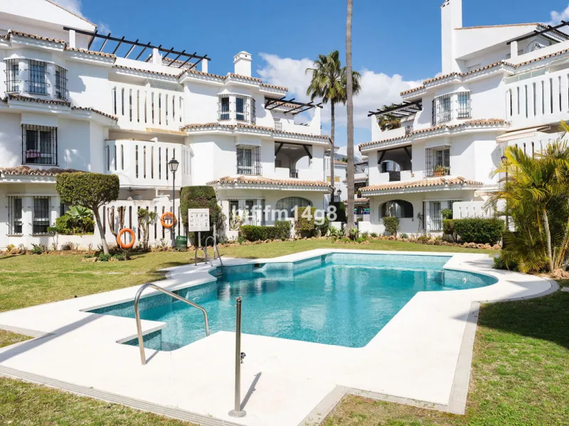 Apartment - Penthouse в продаже в Marbella, Málaga. В доме 1 спален и 1 ванных комнат. Площадь дома 103 м²