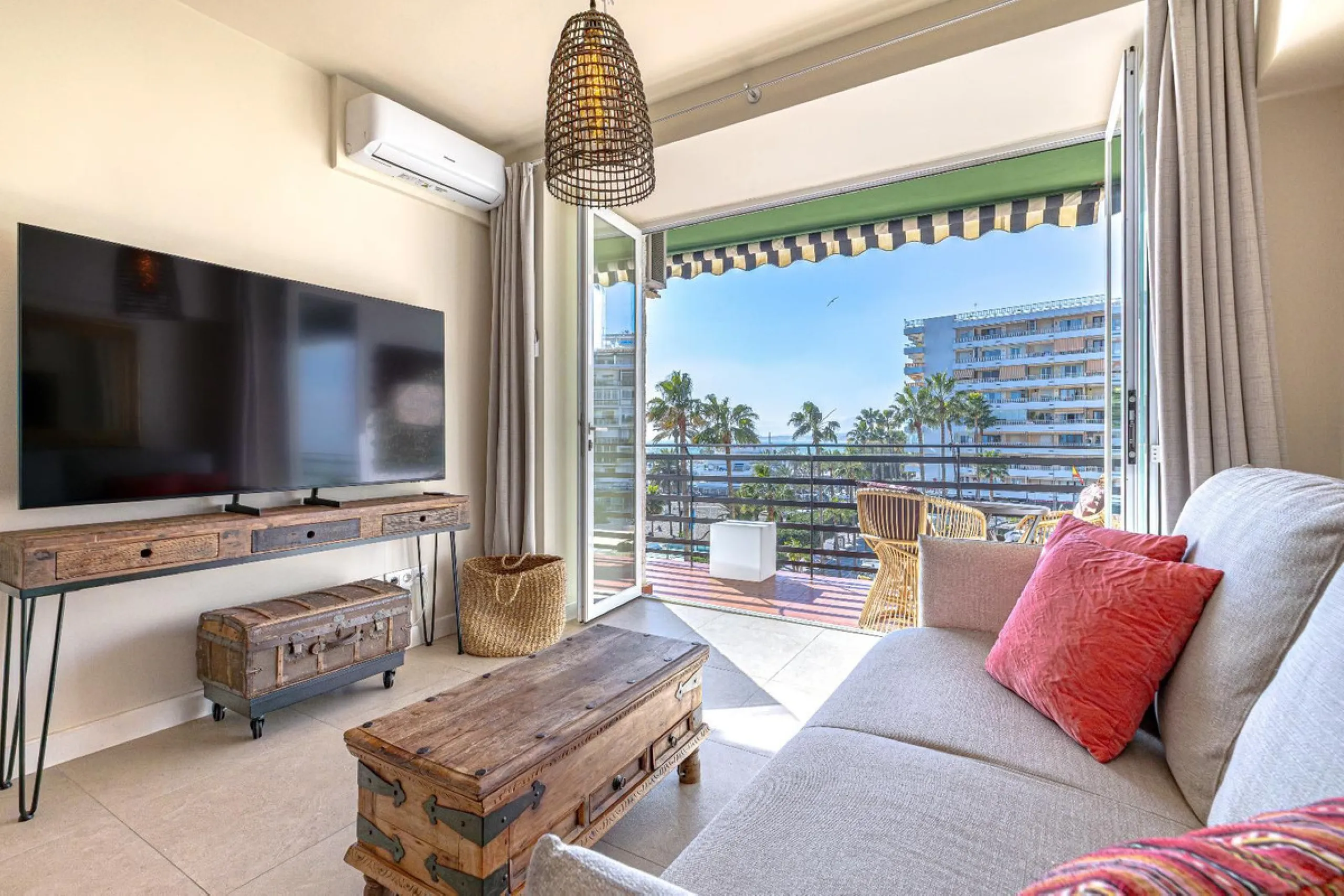 Exclusive beachfront apartment in Marbella