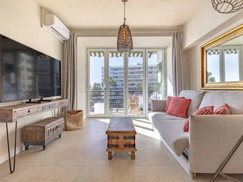 Exclusive beachfront apartment in Marbella