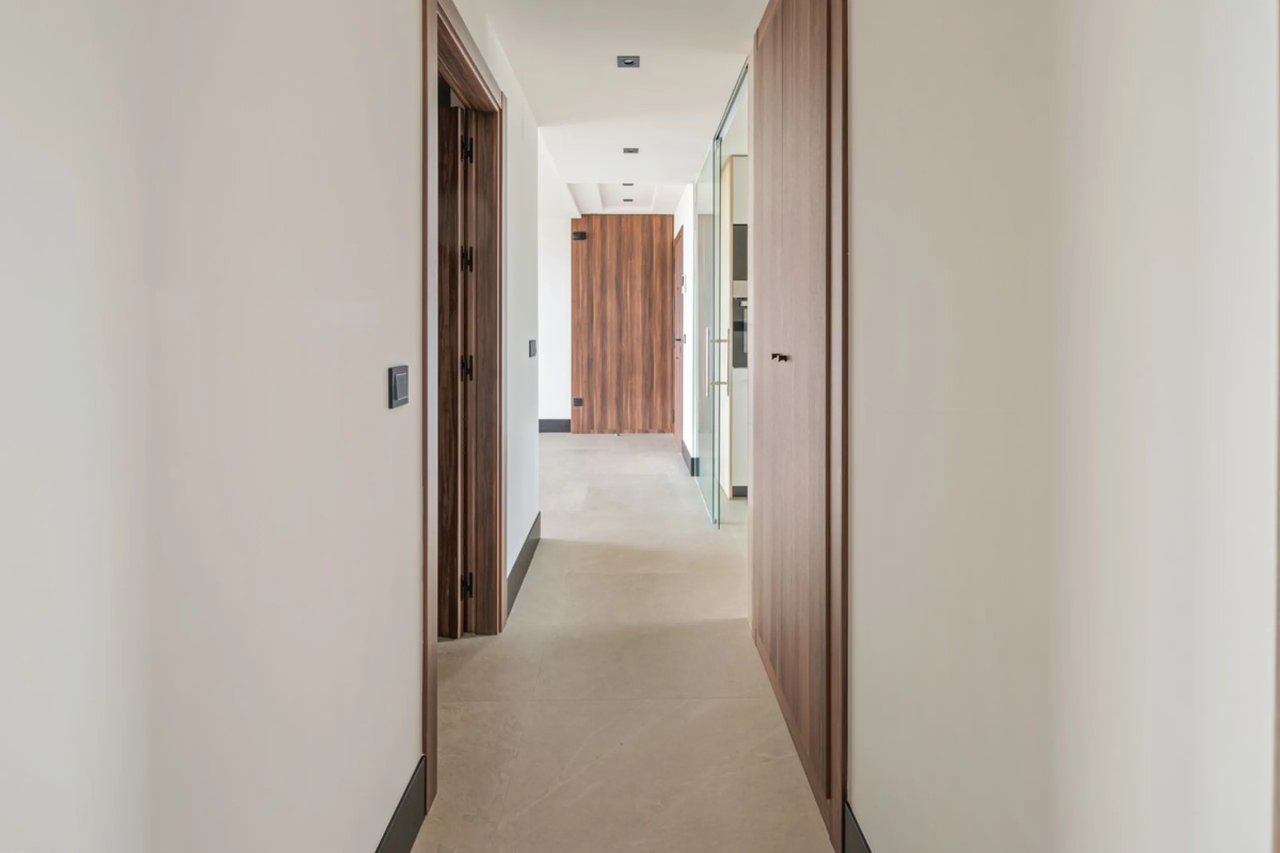 Apartment - Middle Floor Apartment в продаже в Marbella, Málaga. В доме 2 спален и 2 ванных комнат. Площадь дома 100 м²
