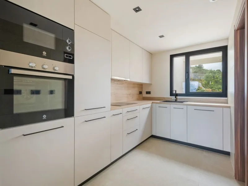 Apartment - Middle Floor Apartment в продаже в Marbella, Málaga. В доме 2 спален и 2 ванных комнат. Площадь дома 100 м²