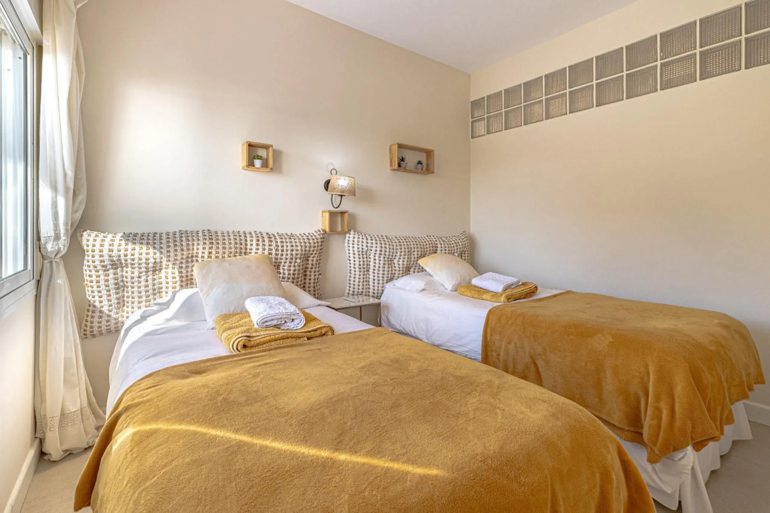 Exclusive beachfront apartment in Marbella