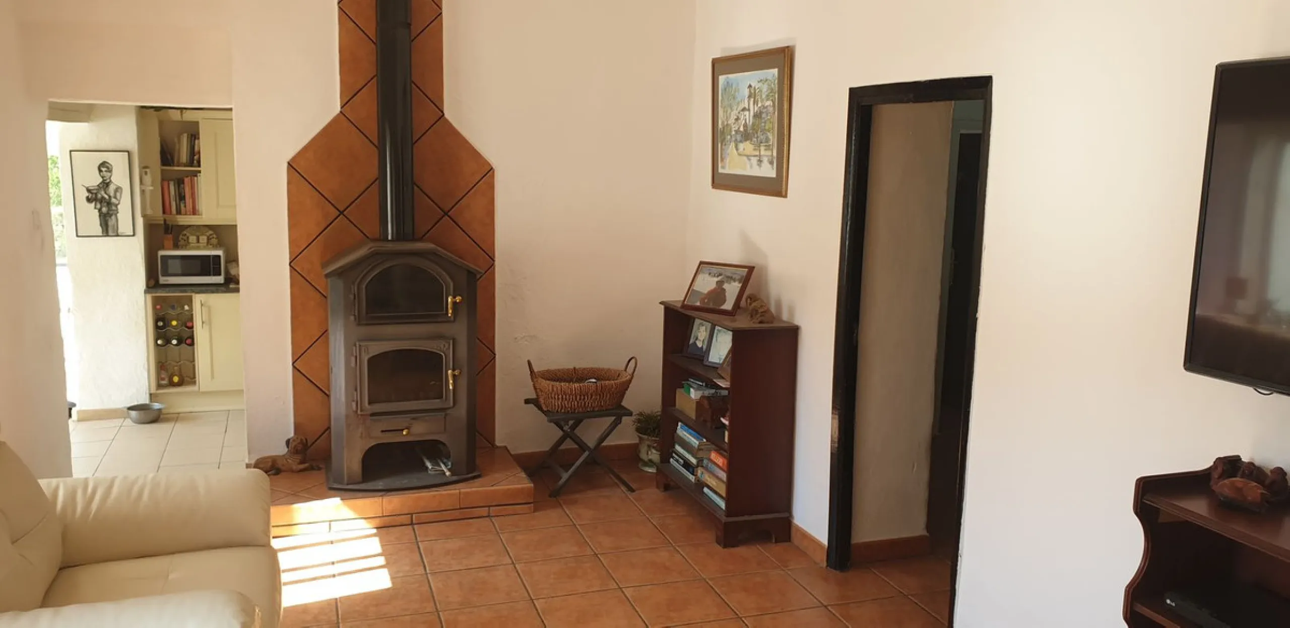 Lovely Country House with Separate Apartment Plus Kennels & Cattery for sale in Campanillos near Malaga.