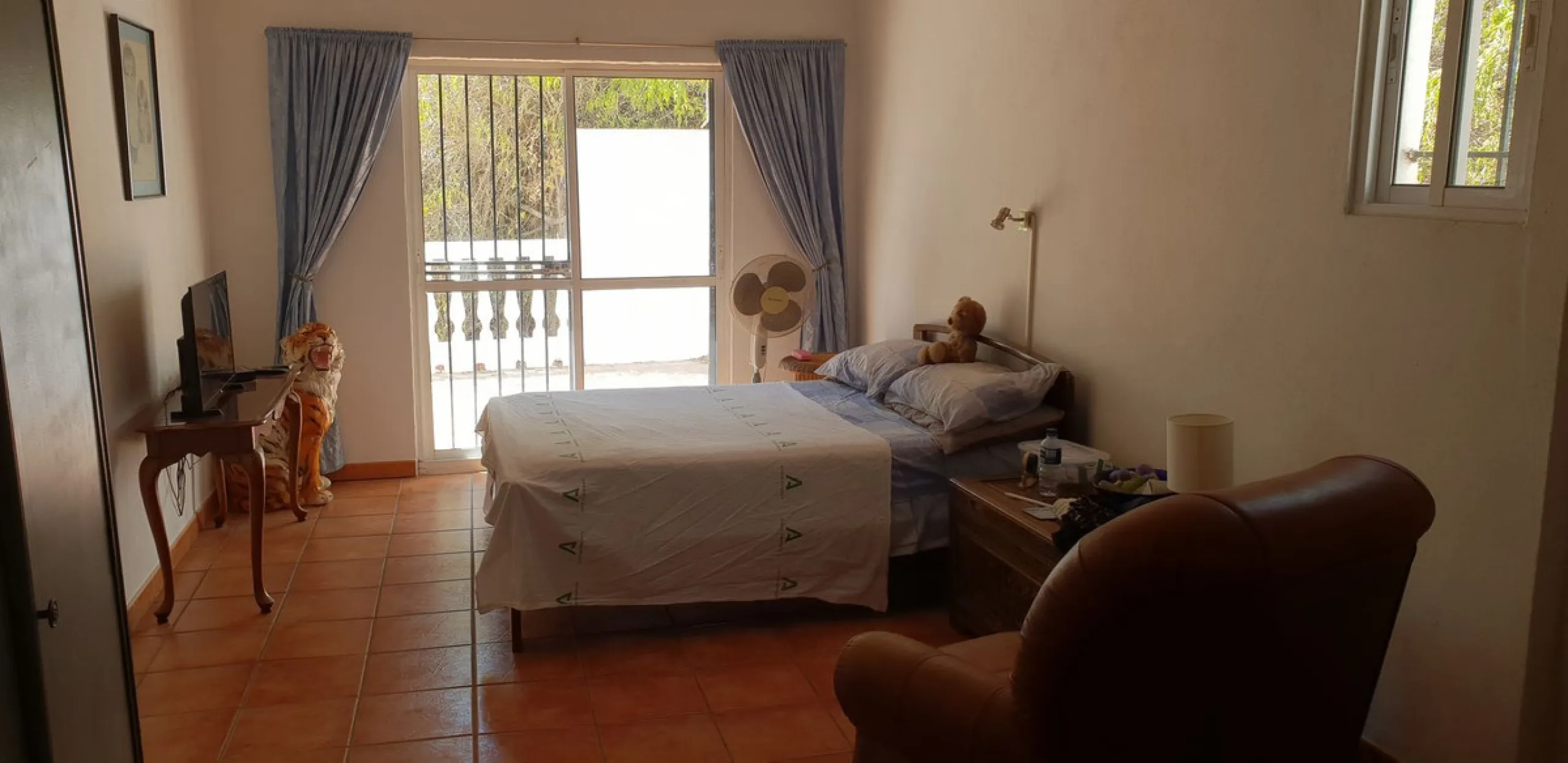 Lovely Country House with Separate Apartment Plus Kennels & Cattery for sale in Campanillos near Malaga.