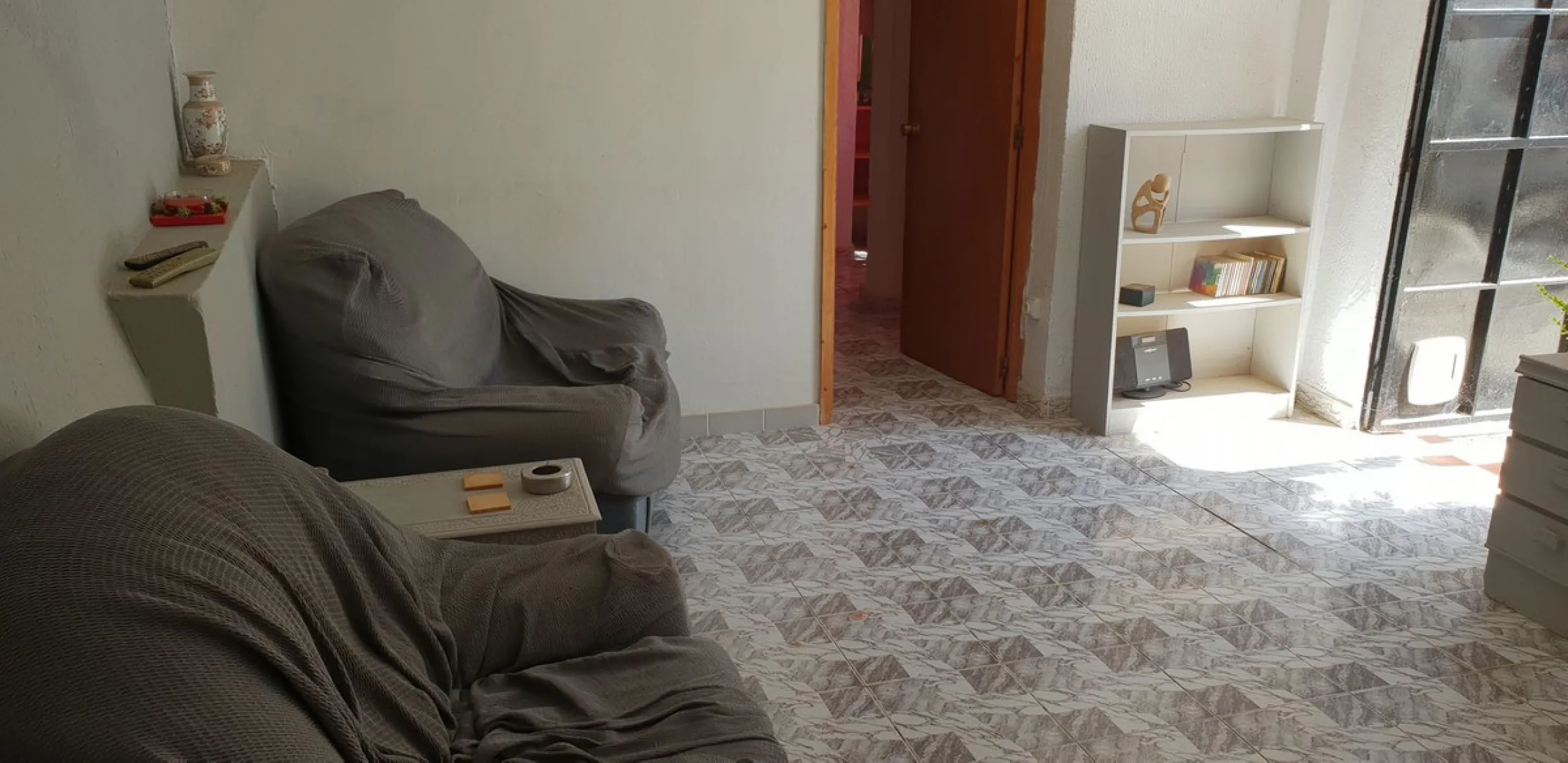 Lovely Country House with Separate Apartment Plus Kennels & Cattery for sale in Campanillos near Malaga.