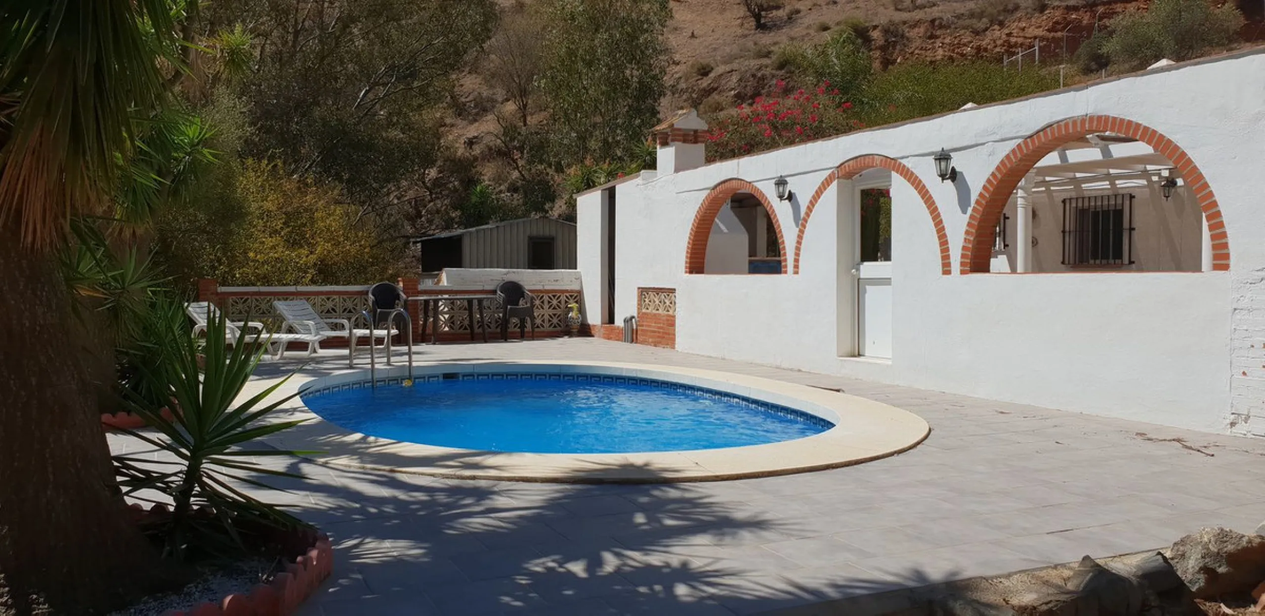 Lovely Country House with Separate Apartment Plus Kennels & Cattery for sale in Campanillos near Malaga.