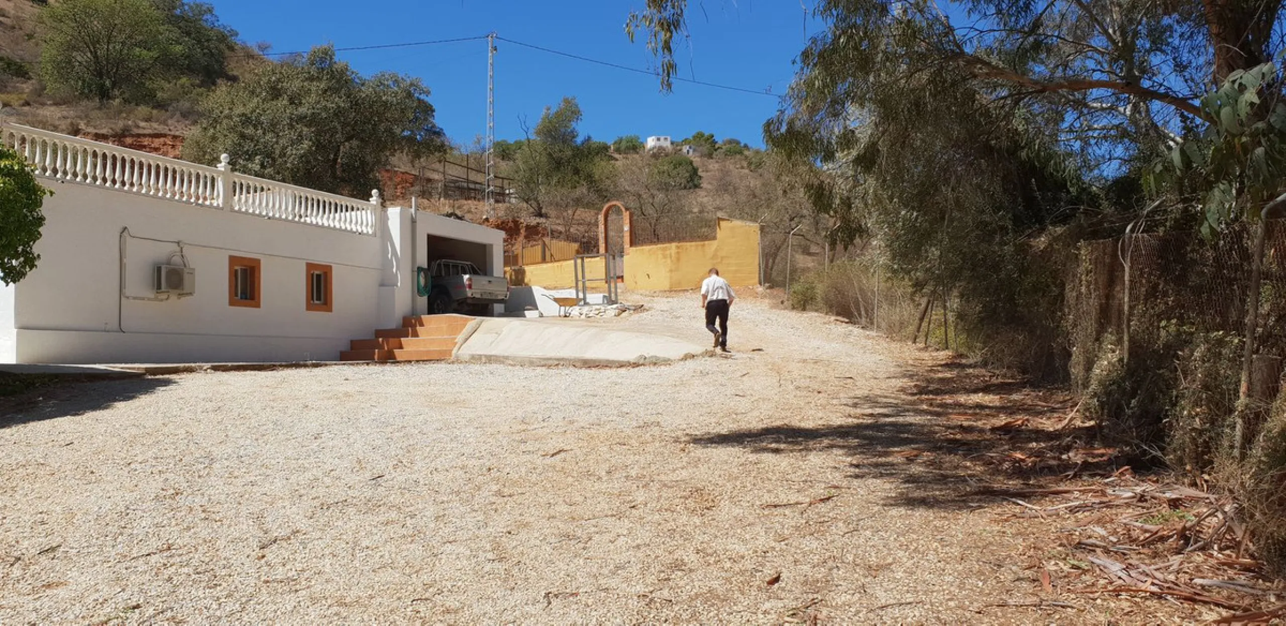 Lovely Country House with Separate Apartment Plus Kennels & Cattery for sale in Campanillos near Malaga.