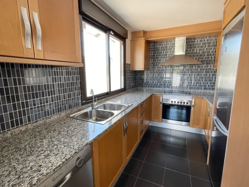 BRIGHT CORNER 3 BED APARTMENT WITH LARGE TERRACE IN GOLF HILLS, SELWO, ESTEPONA, NEXT TO LA RESINA GOLF