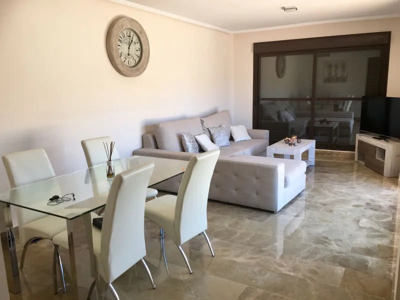 BRIGHT CORNER 3 BED APARTMENT WITH LARGE TERRACE IN GOLF HILLS, SELWO, ESTEPONA, NEXT TO LA RESINA GOLF