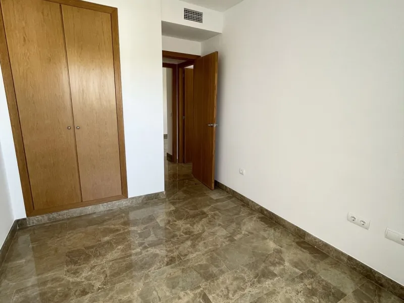BRIGHT CORNER 3 BED APARTMENT WITH LARGE TERRACE IN GOLF HILLS, SELWO, ESTEPONA, NEXT TO LA RESINA GOLF