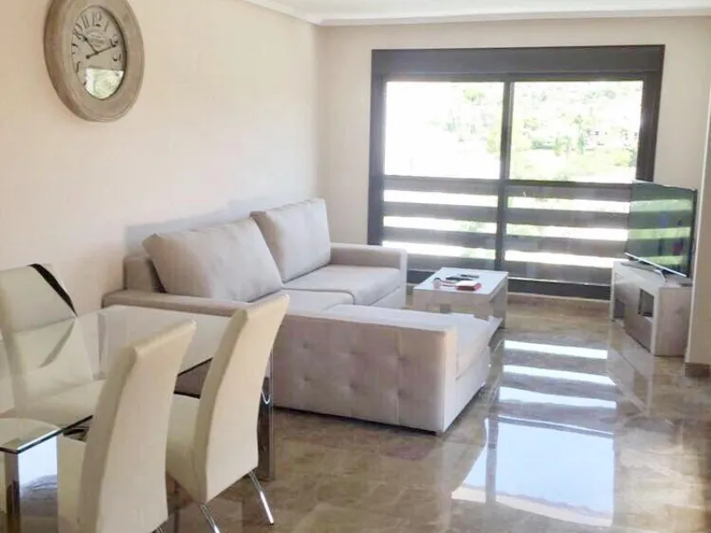 BRIGHT CORNER 3 BED APARTMENT WITH LARGE TERRACE IN GOLF HILLS, SELWO, ESTEPONA, NEXT TO LA RESINA GOLF