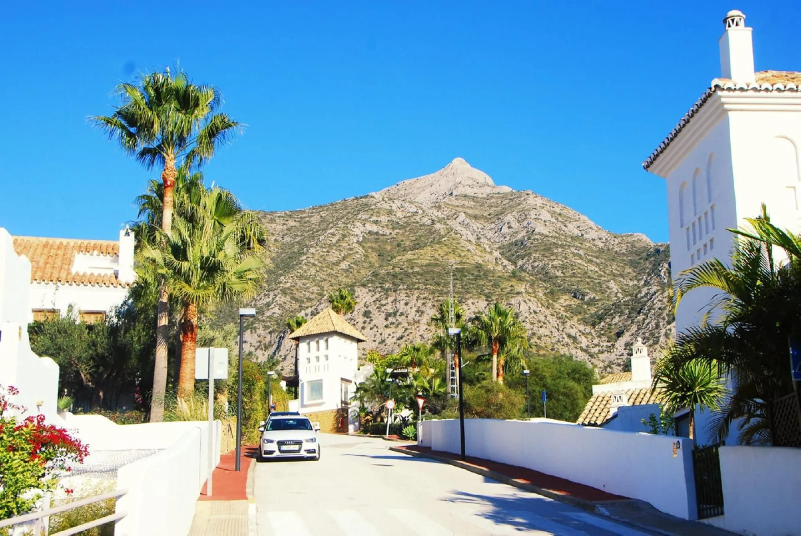 Exclusive semi-detached house in Zahara de Istán, just minutes from Marbella.