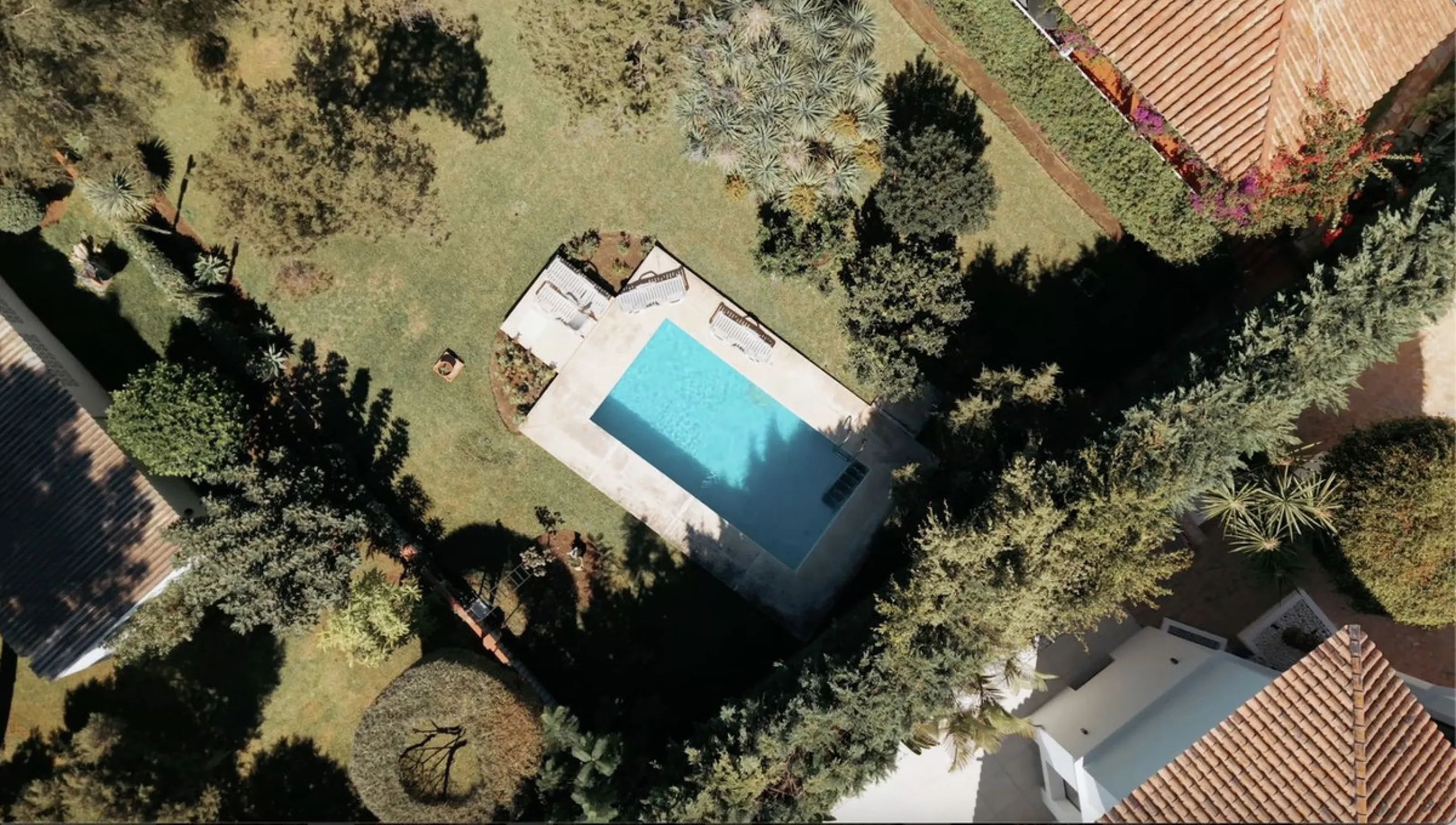 Two adjacent plots with sea views and great development potential